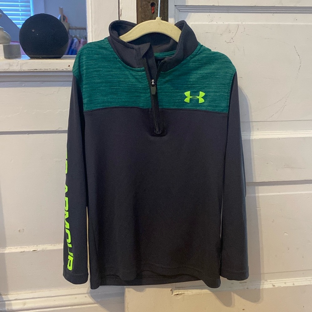 Boys under armour top
